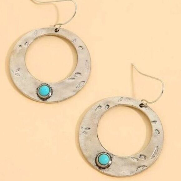 SILVER TURQUOISE HAMMERED HOOP EARRINGS - Picture 1 of 4